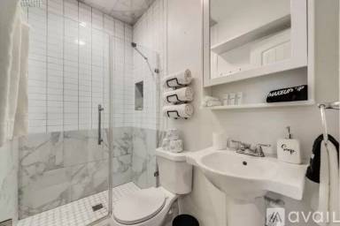 Main picture of 1615 Hope St