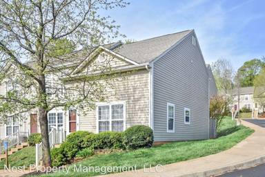 Main picture of 100 Danbury Ct