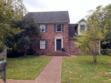 Main picture of 707 Greenbrier Dr