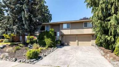 Main picture of 611 N 18th Pl