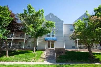 Main picture of Oakcrest Condominiums
