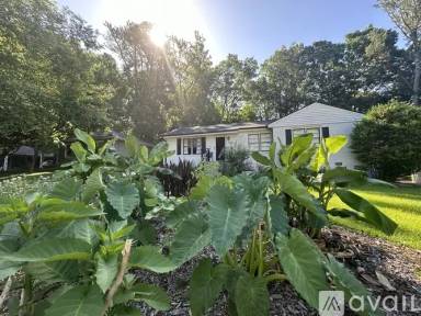 Main picture of 2620 N Clark Dr