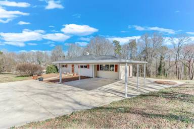 Main picture of 150 Clarks Bridge Rd