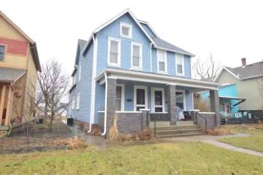Main picture of 1229 Pleasant St