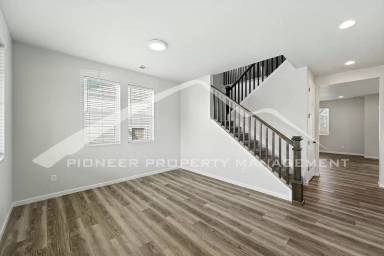 Main picture of 904 Alpine Ridge St