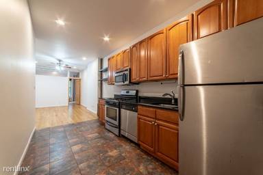 Main picture of 528 E 13th St
