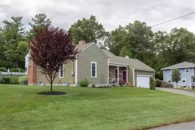 Main picture of 6 Eastbrook Dr