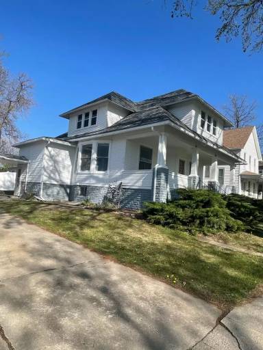 Main picture of 107 N 10th St