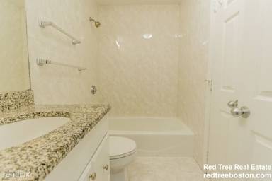 Main picture of 90 Warrenton St