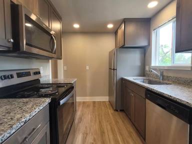 Main picture of 1785 Bellevue St SE