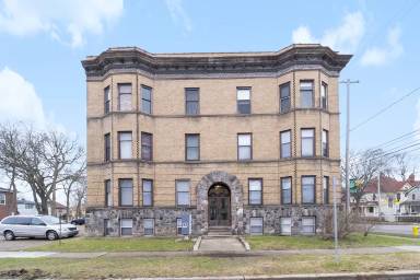 Main picture of 447 W Walnut St