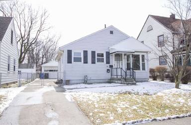 Main picture of 7 W Capistrano Ave