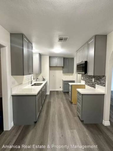 Main picture of 24746 Starcrest Dr