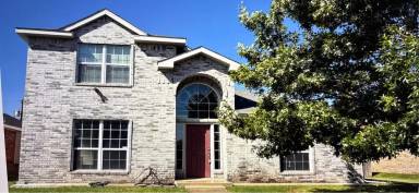 Main picture of 1102 Pikes Peak Dr