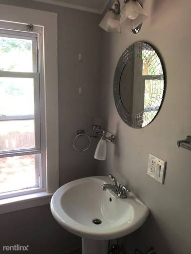 Main picture of 20 Elmhurst Cir