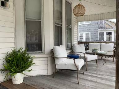 Main picture of 171 Pleasant St