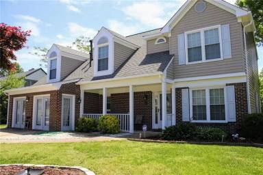 Main picture of 1585 Devon Way
