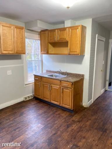 Main picture of 345 Munson St