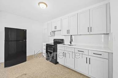 Main picture of 1395 NW 27th St