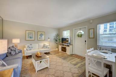 Main picture of 741 Bayshore Dr