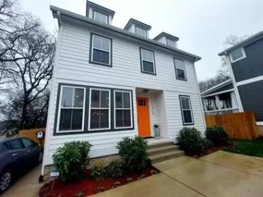 Main picture of 2145 Burns St
