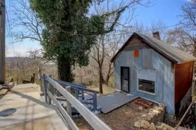 Main picture of 2130 Holly St