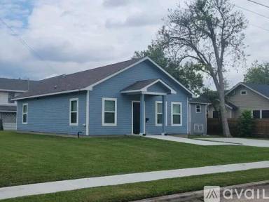 Main picture of 1408 N De Leon St
