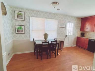 Main picture of 9813 Starwood Dr