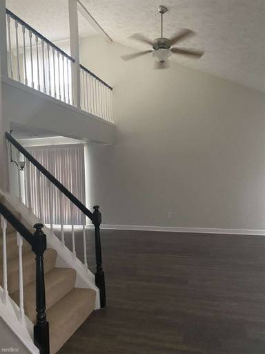 Main picture of 1032 Farmview Ln