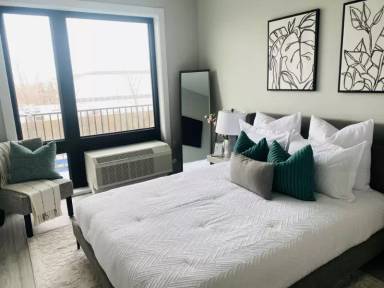 Main picture of 680 Avenue E