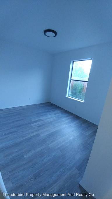 Main picture of 11109 Ventura Pl NE