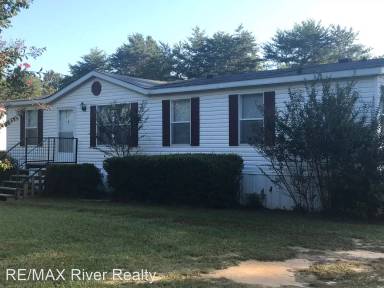 Main picture of 2429 Hoods Chapel Rd