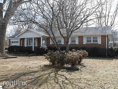 Main picture of 5 Fairlawn Cir