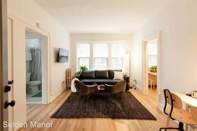 Main picture of Selden Manor