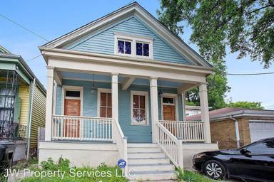 Main picture of 1522 Poland Ave