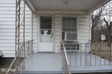 Main picture of 200 Delaware Cir NW