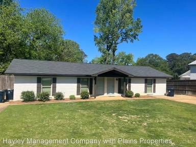 Main picture of 100 Lacosta Cir