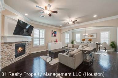 Main picture of 11002 Upland Forest Dr
