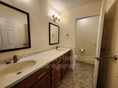 Main picture of 2421 Asterion Cir