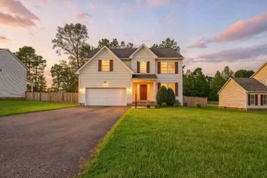 Main picture of 22030 Lake Jordan Dr