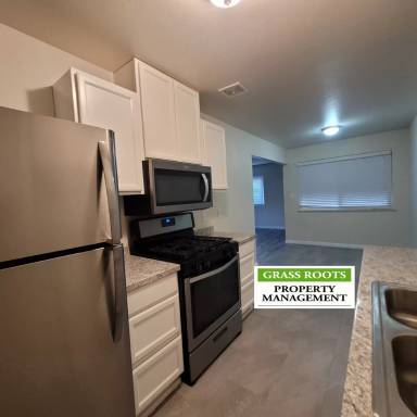 Main picture of 254 Racetrack St