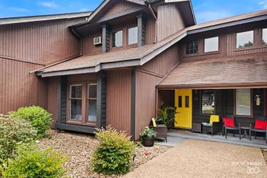 Main picture of 26 Melinda Ln