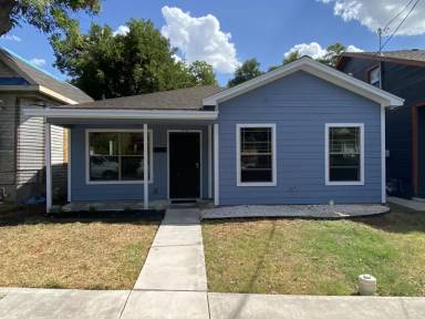 Main picture of 216 E Rische