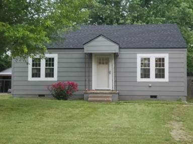 Main picture of 1025 S 2nd St