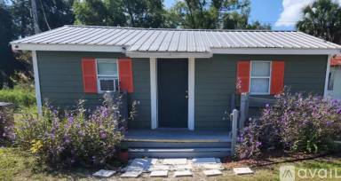 Main picture of 279 NE Ark Pl