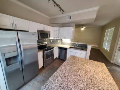 Main picture of 906 Allen St
