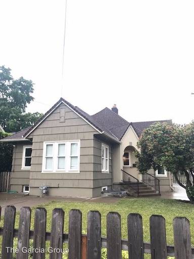Main picture of 2209 SE Bybee Blvd