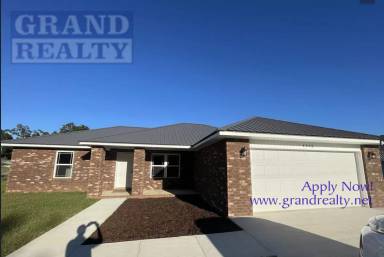 Main picture of 4040 Roxies Ln