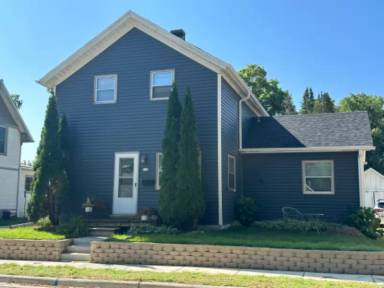 Main picture of 619 E Grove St