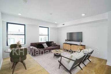 Main picture of 630 Moore St